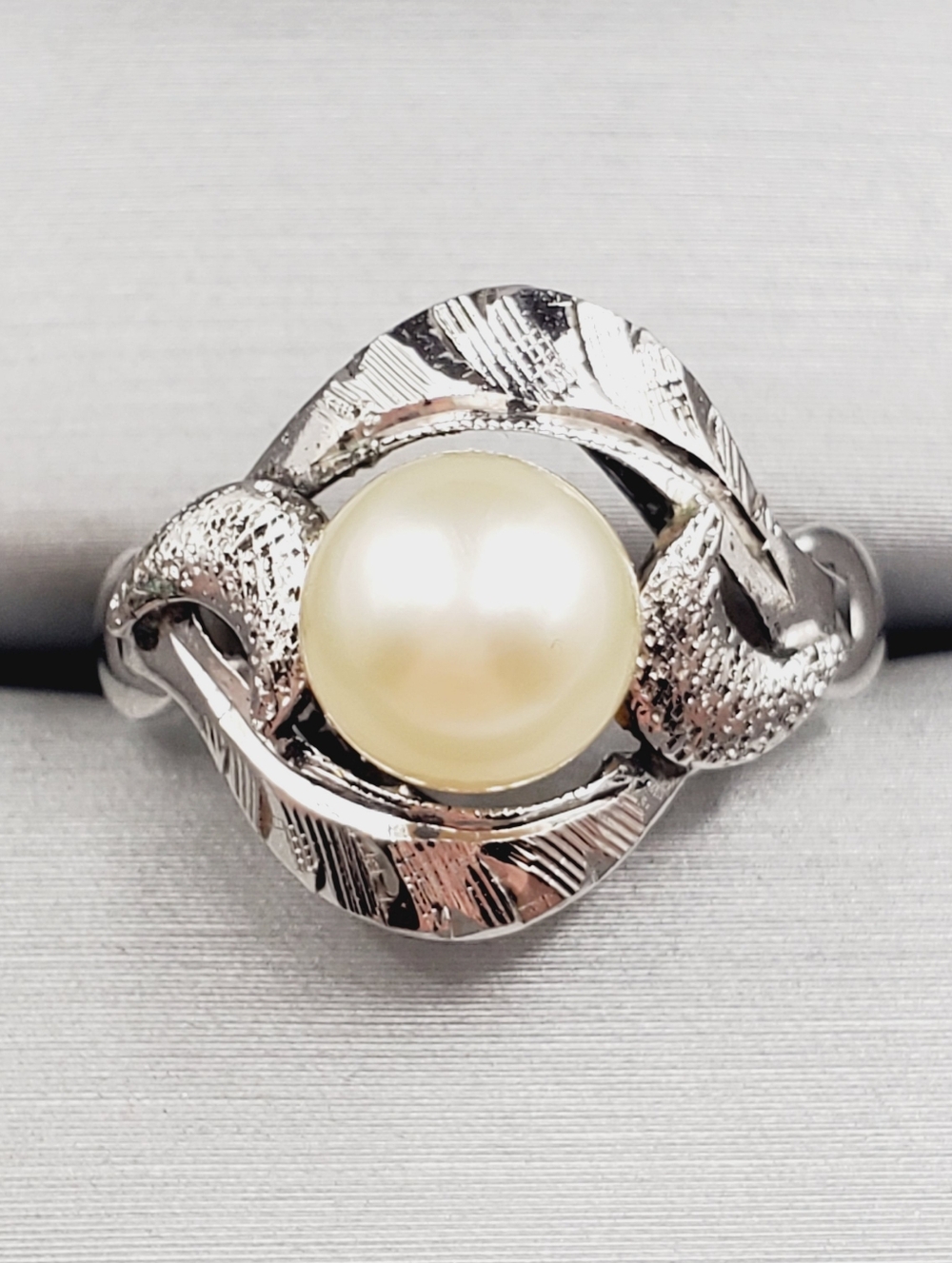 Pearl Ring 925 Sterling Silver Ring Vintage Ring Moon Ring Diamond Cut Ring